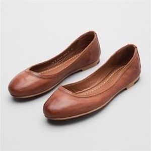 Frye Carson Ballet Leather Flats in Cognac